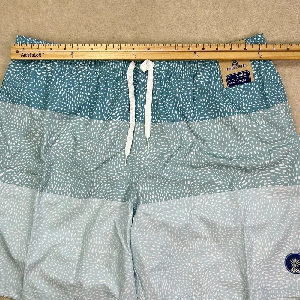 Chubbies Whale Sharks Classic Swim Trunks Men XXL 7